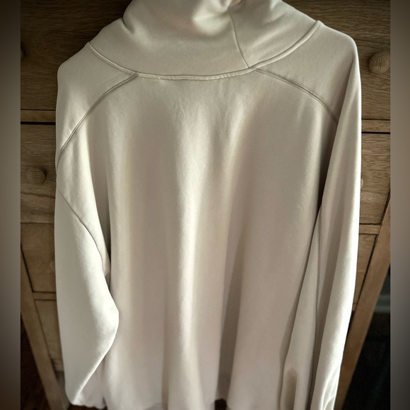 LIT activewear oversized ivory sweatshirt Sz large - Picture 8 of 8
